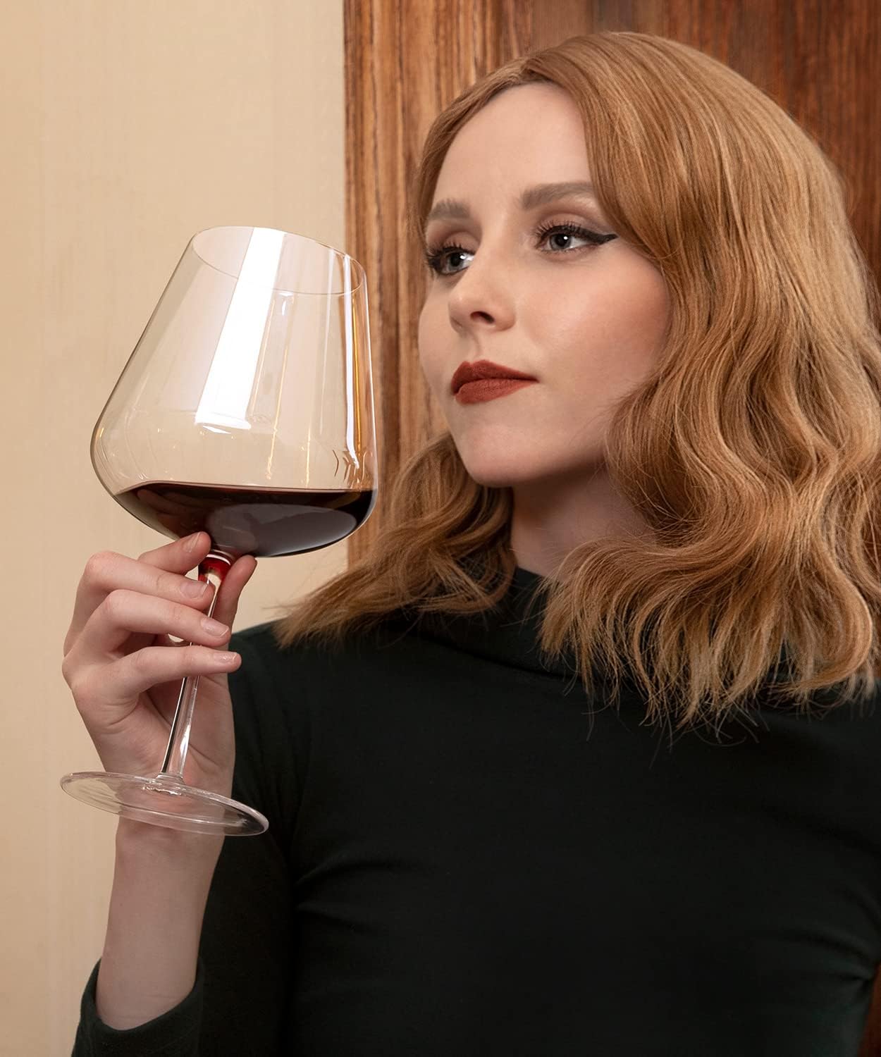 Refined Red Wine Glass Set – 4 Hand-Blown Glasses for Tasting & Gifting